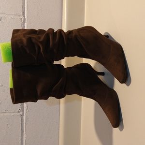 Vintage slouchy suede like boots